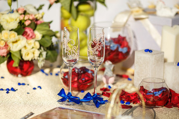 Naklejka na ściany i meble wedding decor festive glasses for the newlyweds