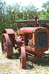 alter Traktor
