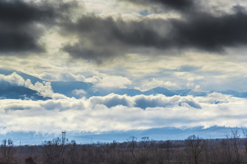 Obraz premium Dramatic clouds on the sky in the wintert