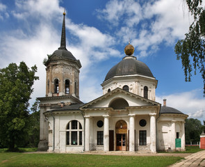 Fototapeta na wymiar Church of John Baptist at manor of Zagryazhsky in Yaropolets village. Volokolamsk district. Russia