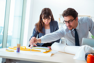 Obraz premium Engineers working on new project