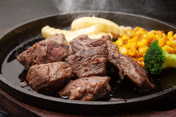 カットステーキ