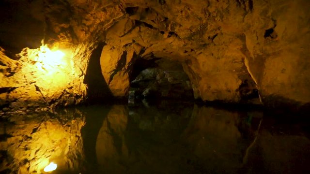 vessel in ning bing cave most popular traveling destination in northern vietnam