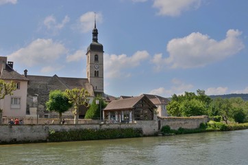 Ornans sur la Loue, commune du Doubs, France