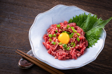 馬肉ユッケ