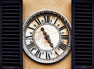 Architectonic detail with a wall clock