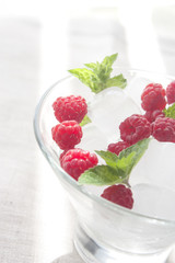 Raspberry and mint with ice