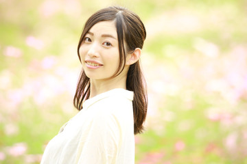 Fototapeta premium 花と女性