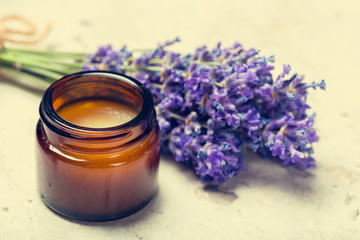 Obraz na płótnie Canvas Aromatherapy oil and lavender