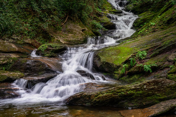 Fototapeta na wymiar Roaring Fork Falls near the Blue Ridge Parkway in the North Carolina mountains