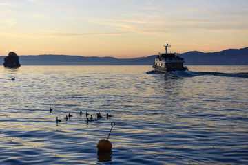 Couché de soleil sur le lac