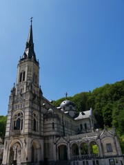 Fototapeta na wymiar Tour et dôme de la basilique du Bois-Chenu à Domrémy la Pucelle. Vosges. France