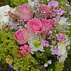 Rosengesteck Tischdekoration