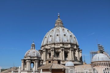 Fototapeta na wymiar Dome of St. Peter's Basilica in the Vatican in Rome, Italy