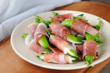 Snack of peas and ham