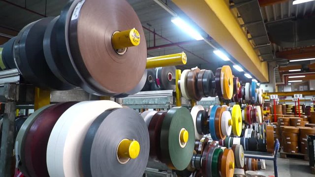 Laminating machine for plastic windows