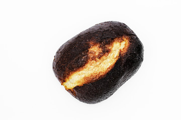 Schwarzes verbranntes Brötchen