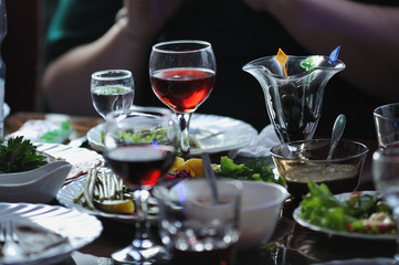 Galasses of red wine.