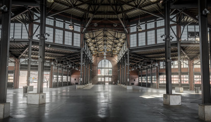 L& 39 intérieur de l& 39 entrepôt vide dans l& 39 Est du marché Detroit, Michigan