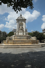 Fototapeta na wymiar Fontaine Saint Sulpice