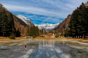 Lago Gover in inverno (Gressoney Saint Jean), Italia