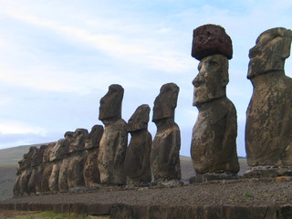 Isla de Pascua. Esculturas Moais de Rapa Nui en Chile