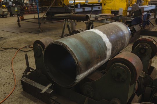 Cylindrical vessel part for repair in factory