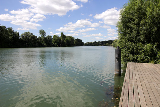 Carri&egrave;re-sur-Seine - Quais de Seine