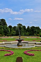 Obraz premium Brunnen im Schlosspark Schönbrunn