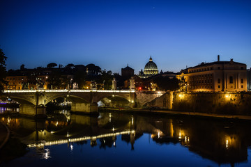 Fototapeta na wymiar Roma di notte 