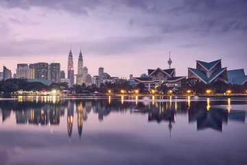Poster Humeurige zonsopgang in Kuala Lumpur © Chalabala