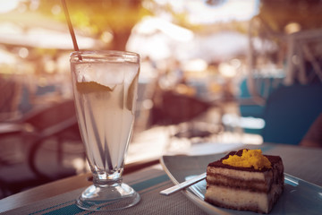 tiramisu dessert with fresh lemonade;