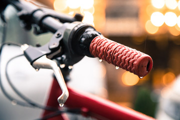 Geparktes Fahrrad in Innenstadt, Regen, Salzburg 