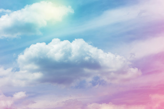 sun and cloud background with a pastel colored© chachamp