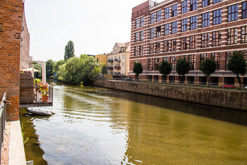 Wasserstadt Leipzig Fahrradfahren und Wohnen am Karl Heine Kanal zwischen Leipzig City und...