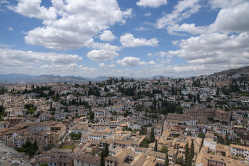 Fototapeta na wymiar vistas del barrio del Albaicín y el sacromonte en la ciudad de Granada, España