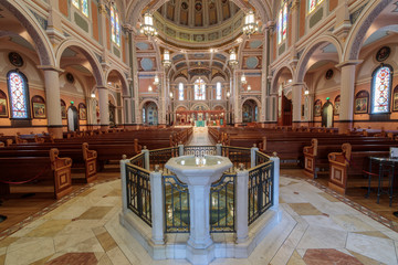 Obraz premium Nave of Cathedral of the Blessed Sacrament. Cathedral of the Blessed Sacrament in Sacramento is a cathedral of the Roman Catholic Church in the United States.