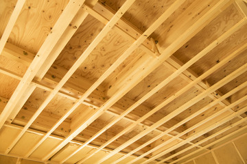 建築中の木造一戸建て住宅