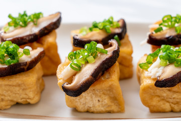 Grilled Tofu with Shitake Mushroom and Golden Needle Mushroom