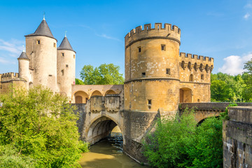 Obraz premium View at the German Gate bridge in Metz - France