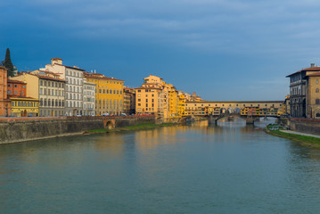 Naklejka premium Ponte Vecchio Bridge over Arno river in Florence, Italy