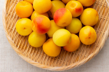 完熟した梅の実