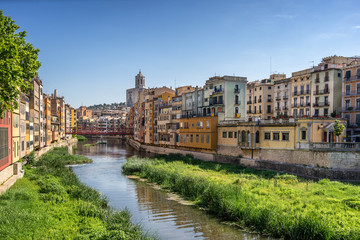 Fototapeta na wymiar Looking down the River Onyar in Girona Catalonia Spain