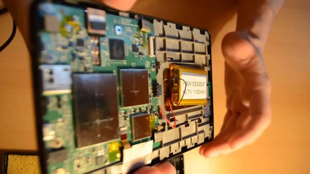 Electronic repairing process using solder and multimeter. V2