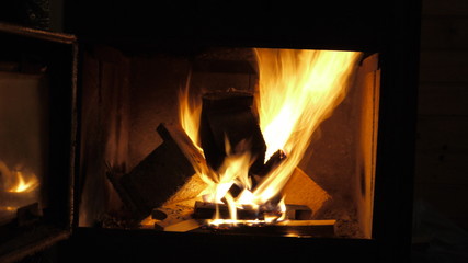 Warm fireplace © Robert