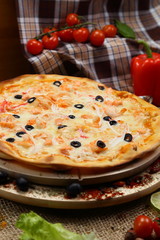appetizer,baked,bark,black,board,cheese,closeup,cooked,crust,cuisine,delicious,dinner,fast,food,fresh,gourmet,healthy,hot,isolated,italian,lunch,meal,mozzarella cheese,mushrooms,olives,part,pepper,pie
