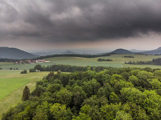 Regenwolken über der Schwäbischen Alb - Luftaufnahme
