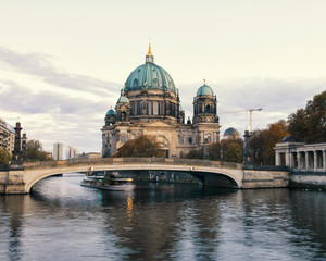 Fototapeta na wymiar Berliner Dom (Berlin cathedral) over Spree river 