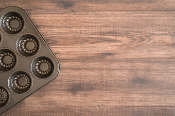 Iron pan on table, empty