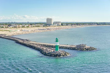 Abwaschbare Fototapete Stadt am Wasser Warnemünde Mole und Strand